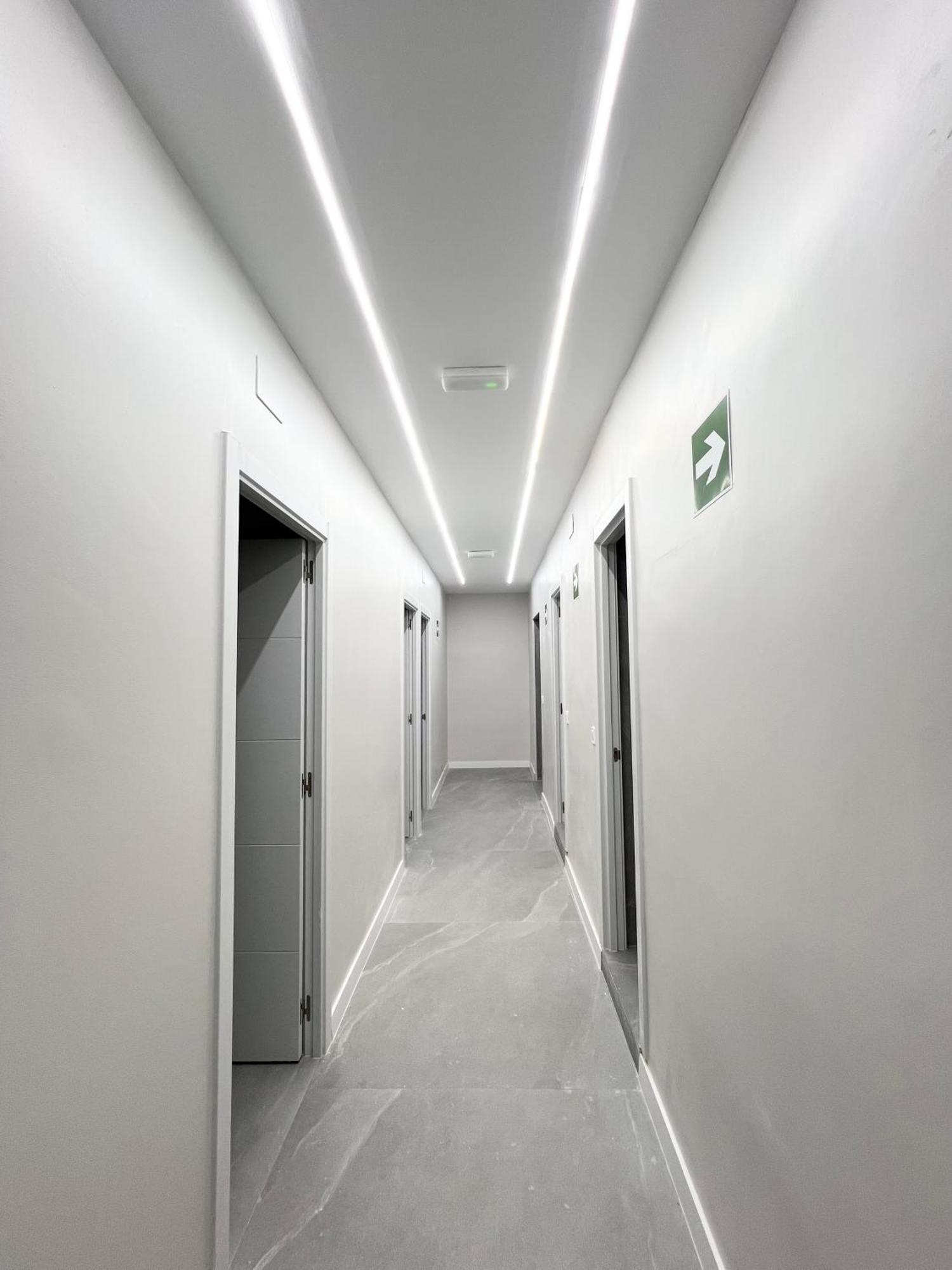 Hostel Space Capsule Madrid Exterior photo